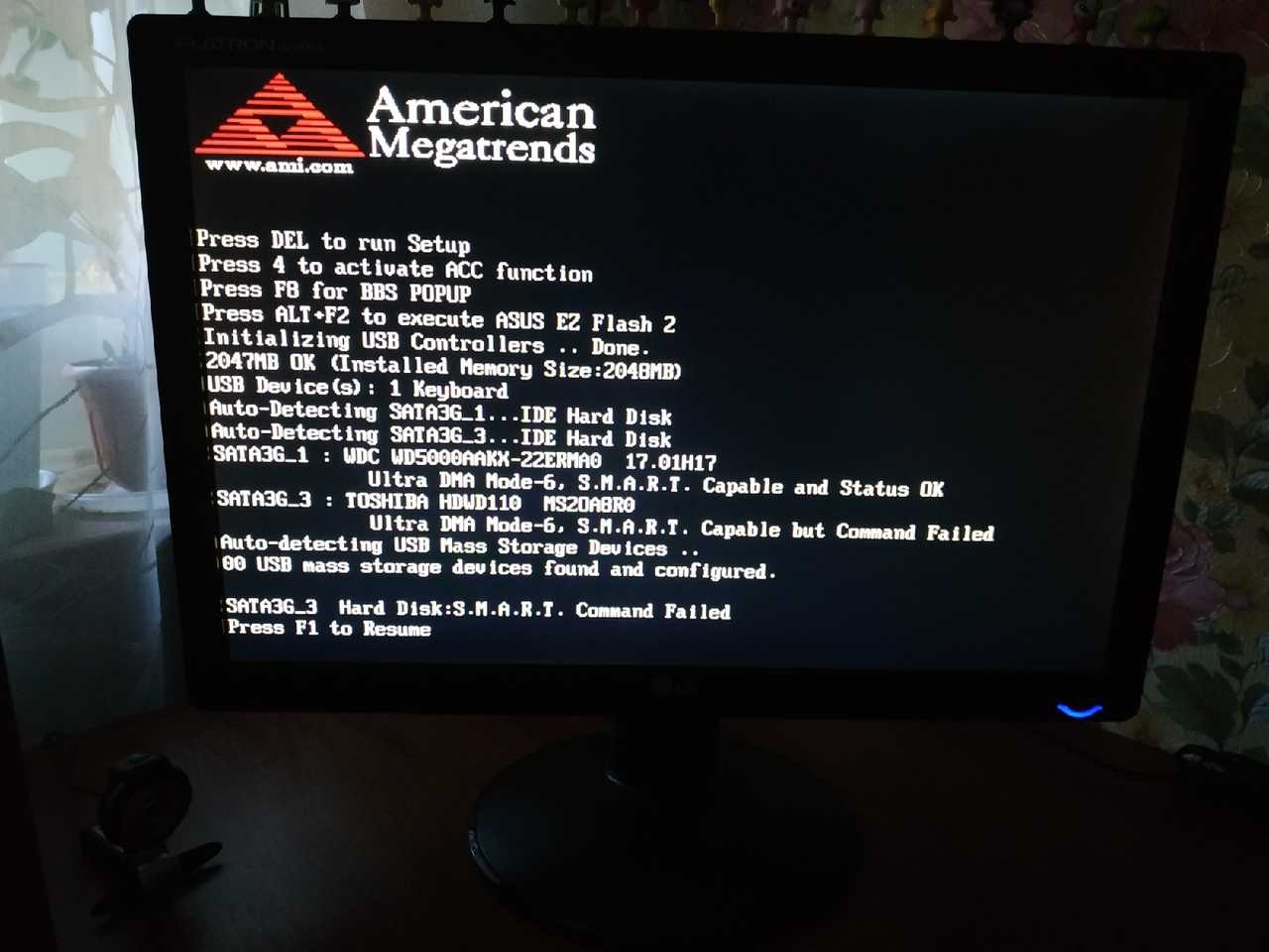 Зависает компьютер черный экран. American MEGATRENDS f1 или f2. American MEGATRENDS f2 f10. На экране ПК American MEGATRENDS. Черный экран American MEGATRENDS.
